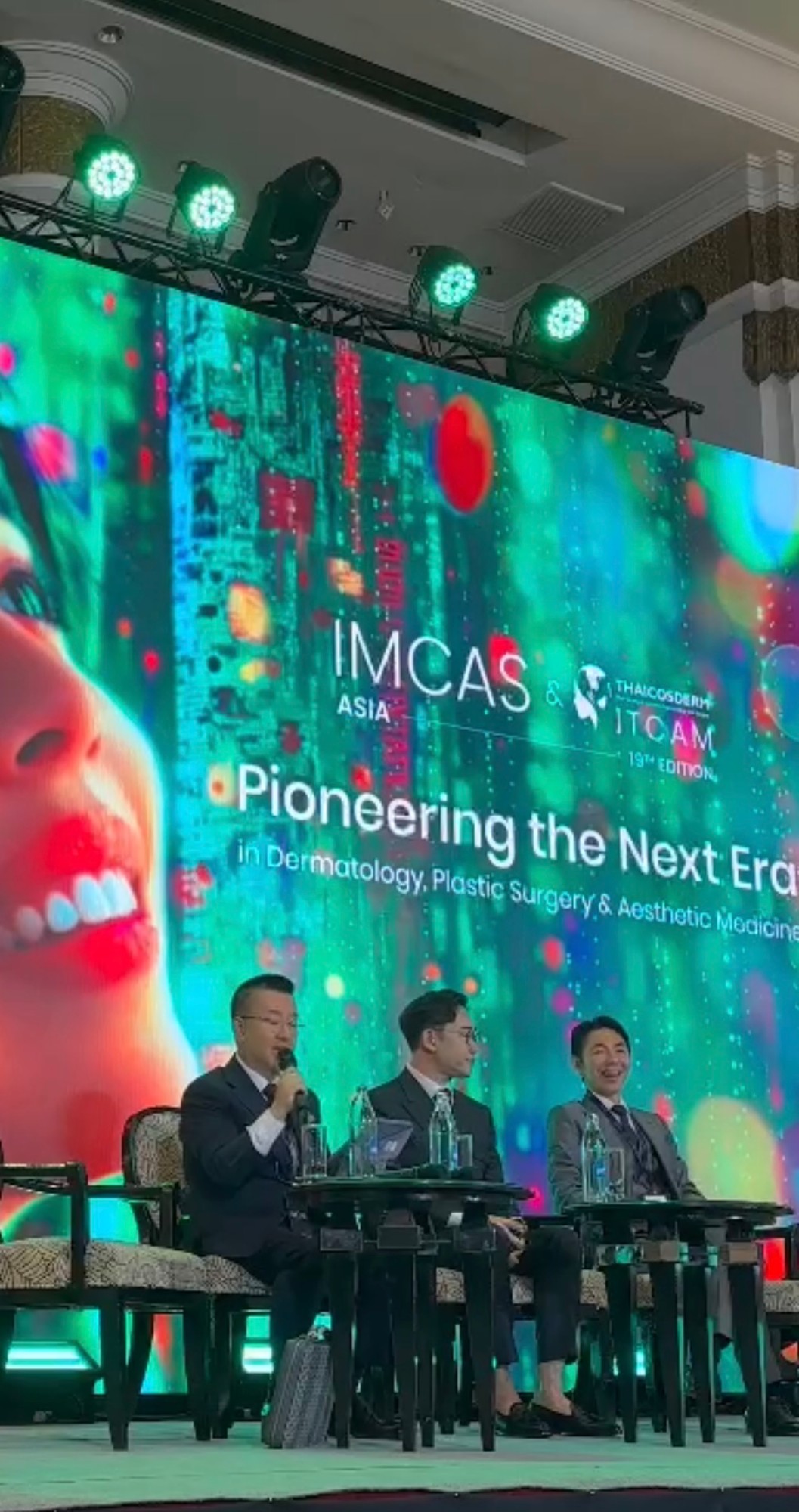 IMCAS ASIA 2026のパネルディスカッションに登壇するヒルズグレイスクリニック院長 奥謙太郎