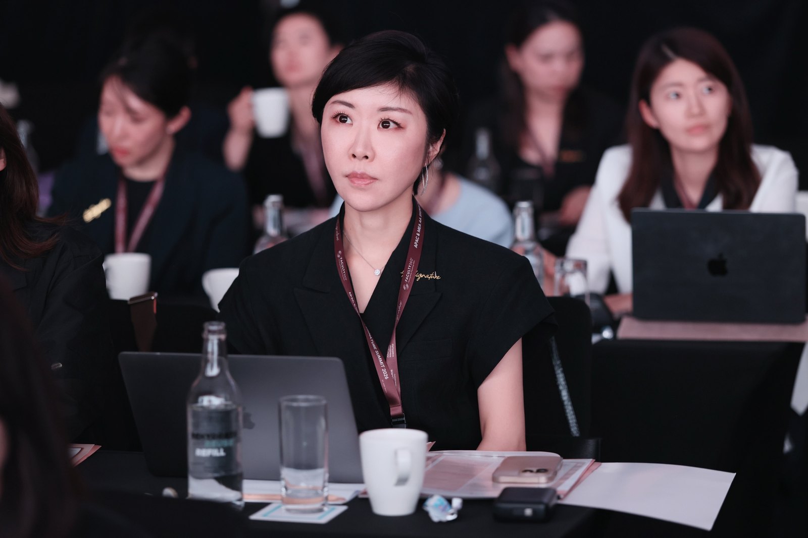 講演を聴講する奥美香子副院長