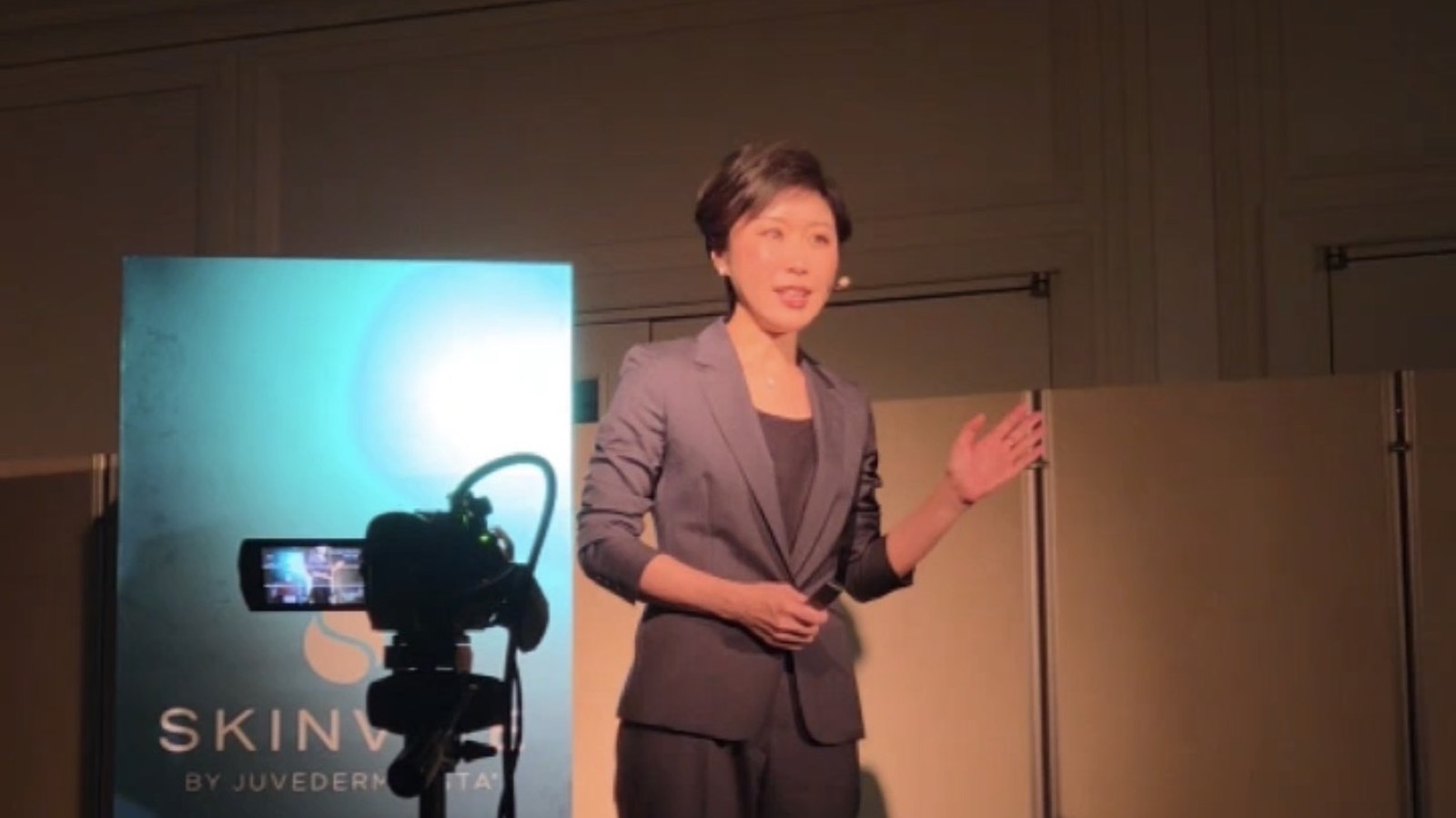 SKINVIVE×エネルギーデバイスセミナーで講演する奥美香子副院長