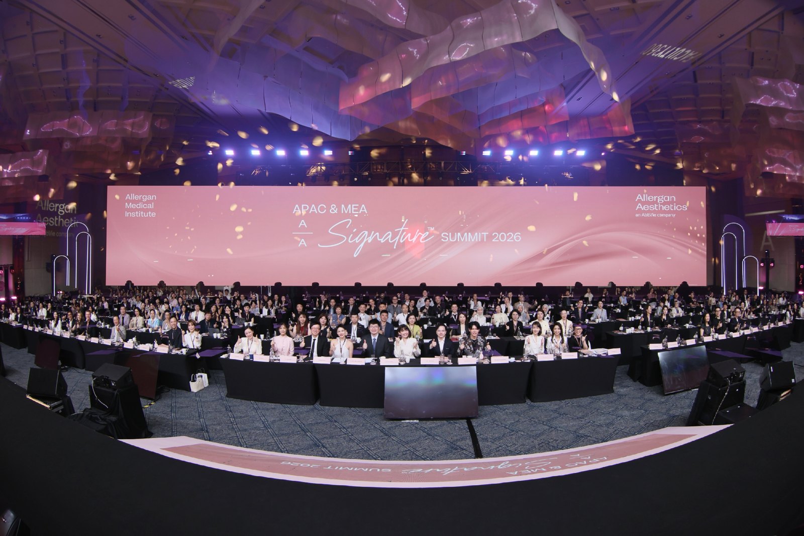 APAC & MEA Signature Summit 2026のメイン会場。アジア太平洋・中東アフリカ各国の医師が集まった