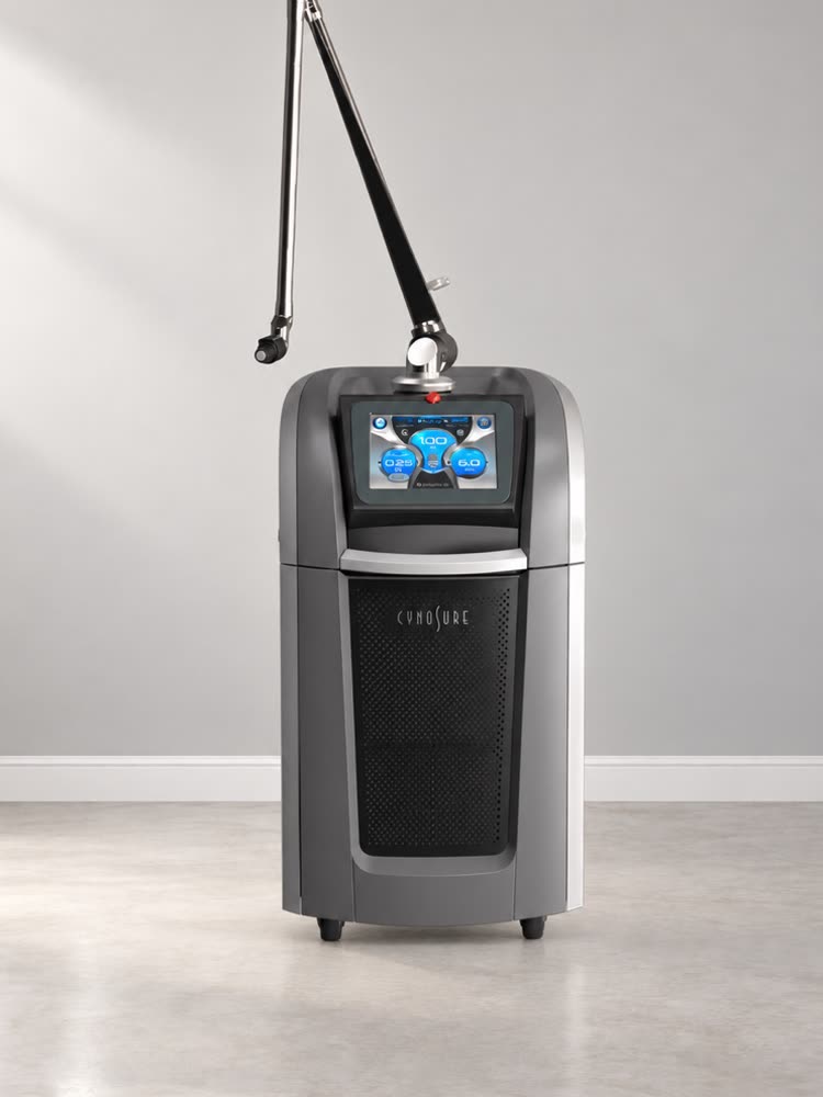 ピコ秒アレキサンドライトレーザー PICOSURE pro（ピコシュアプロ）の本体