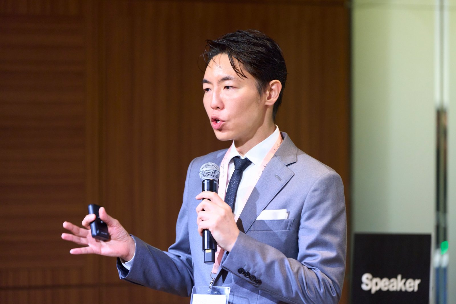 AMWC JAPAN 2026でコンビネーション治療について講演するヒルズグレイスクリニック院長 奥謙太郎
